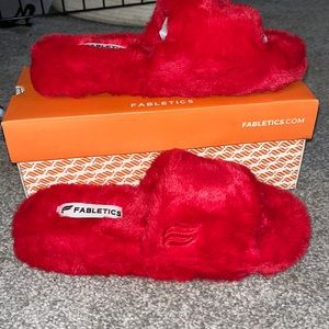 Fabletics | Slippers | Fuzzy slip on open toe slippers in cherry red | Size 8